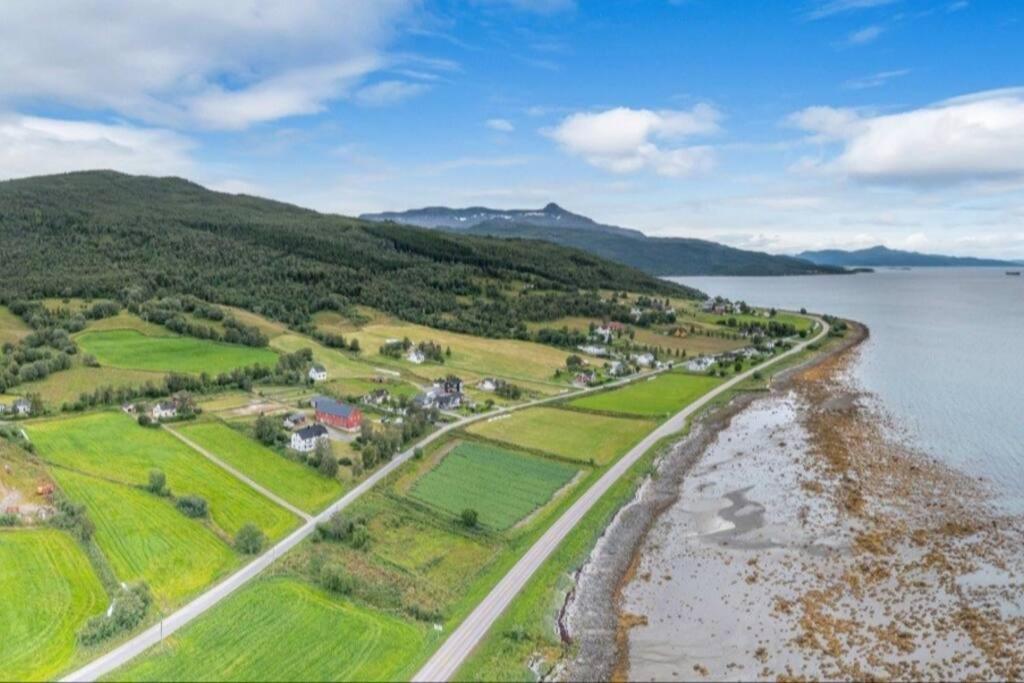 Privat Leilighet Pa Gard Med Badstue Og Nordlys Narvik Esterno foto